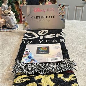 NWOT Disney Black and Yellow Woven Tapestry Throw